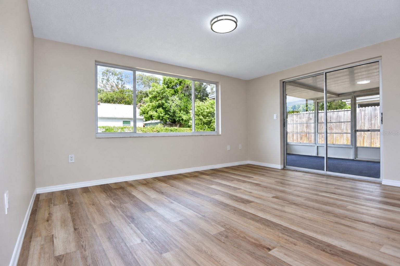 7421 SANDALWOOD DR — photo 15