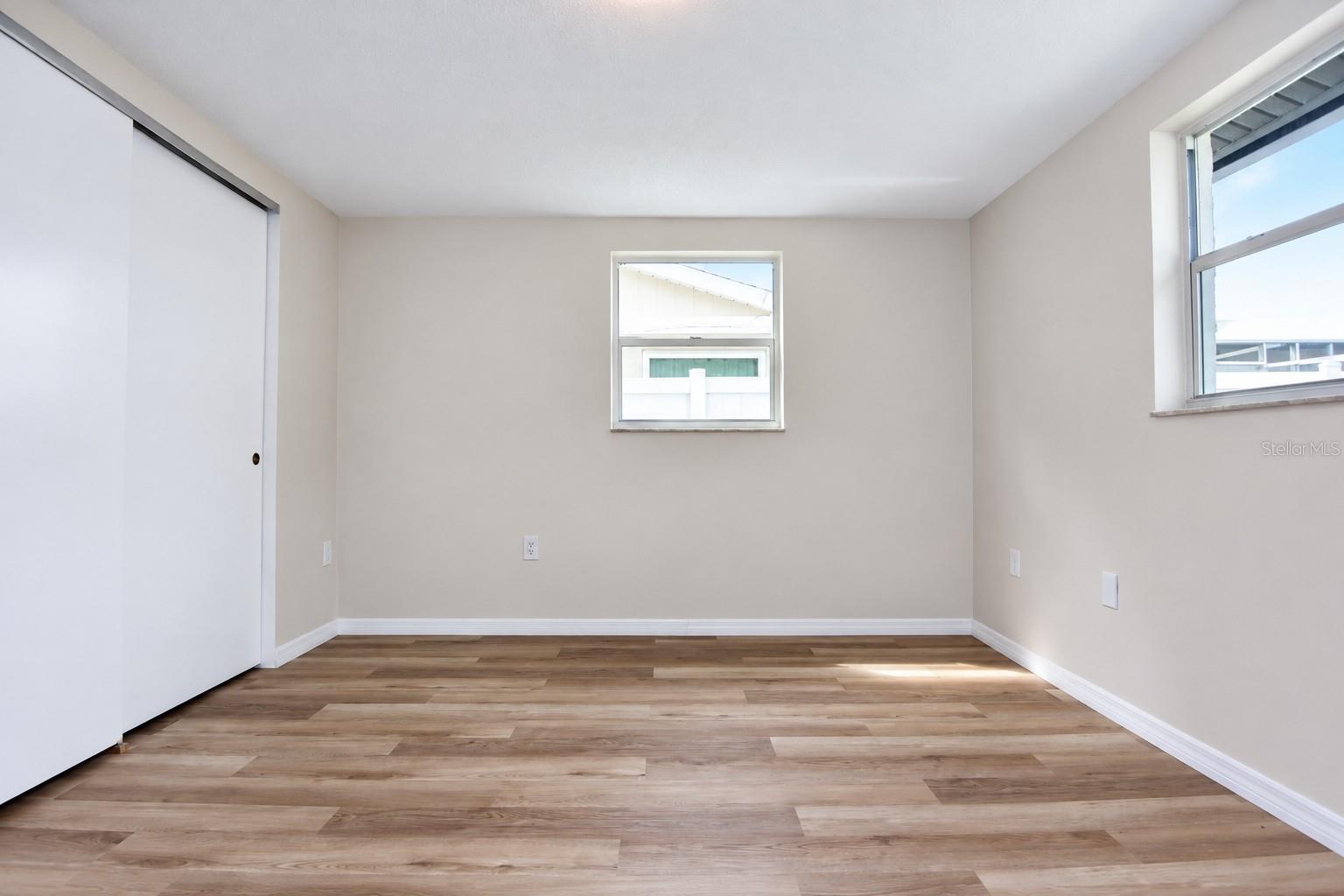 7421 SANDALWOOD DR — photo 18