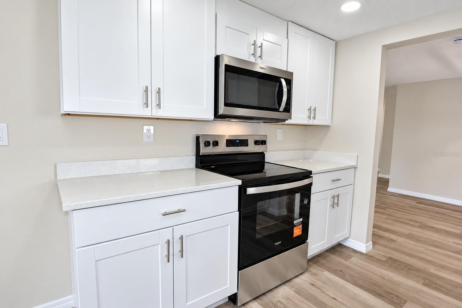 7421 SANDALWOOD DR — photo 11