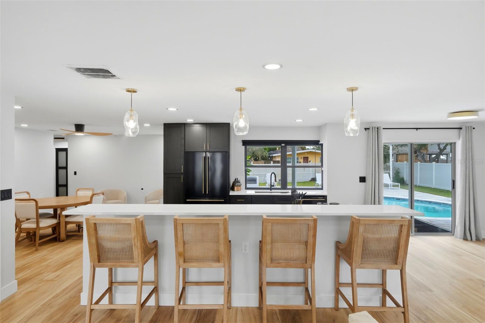 330 PATICA RD NE — photo 8