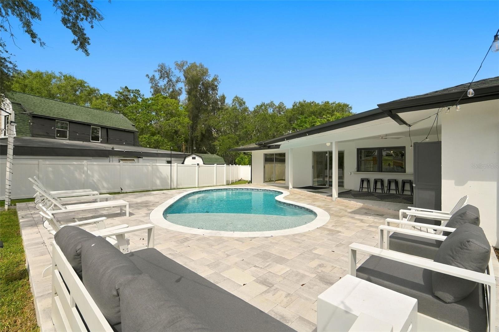 330 PATICA RD NE — photo 32