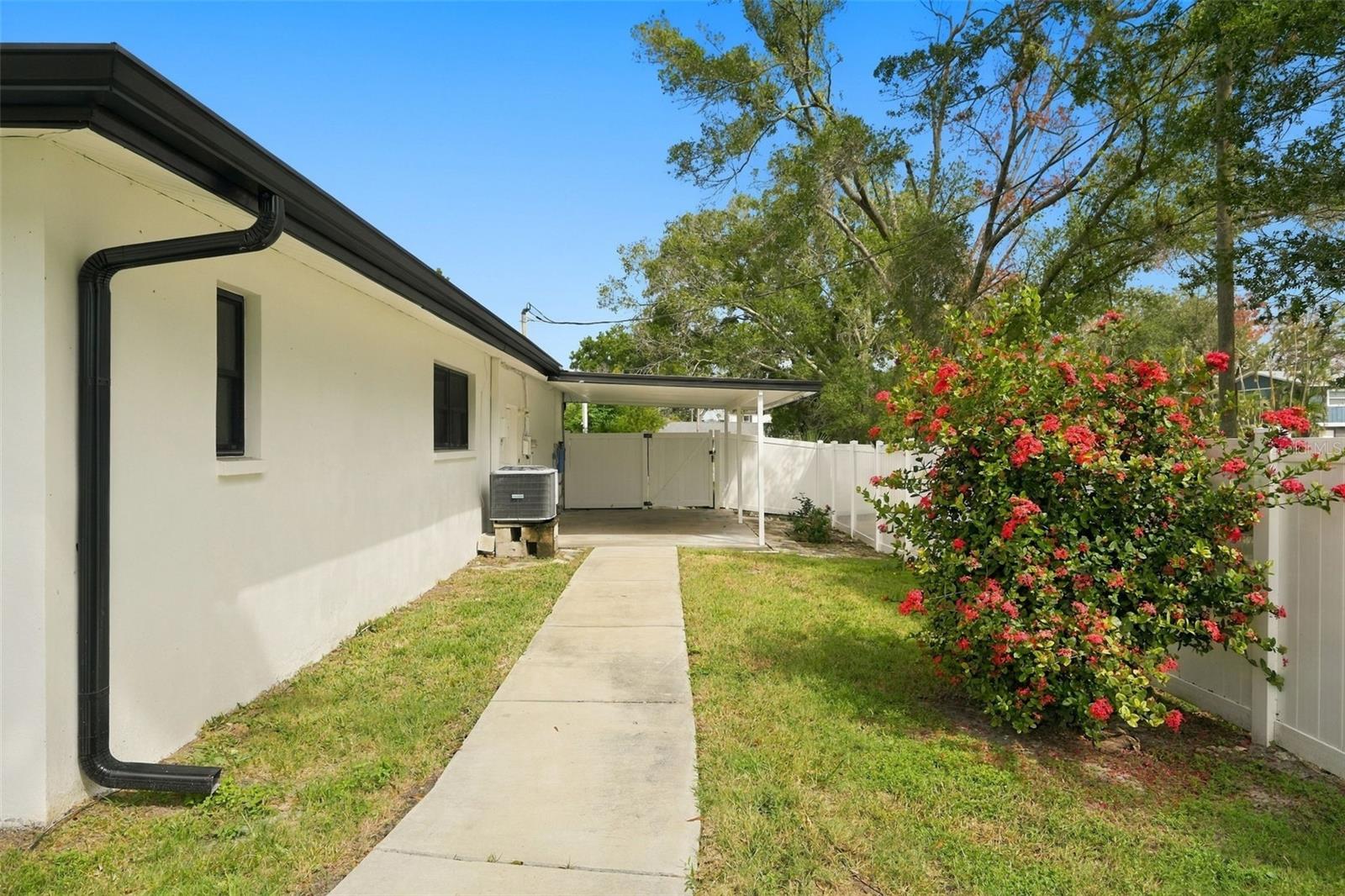 330 PATICA RD NE — photo 35