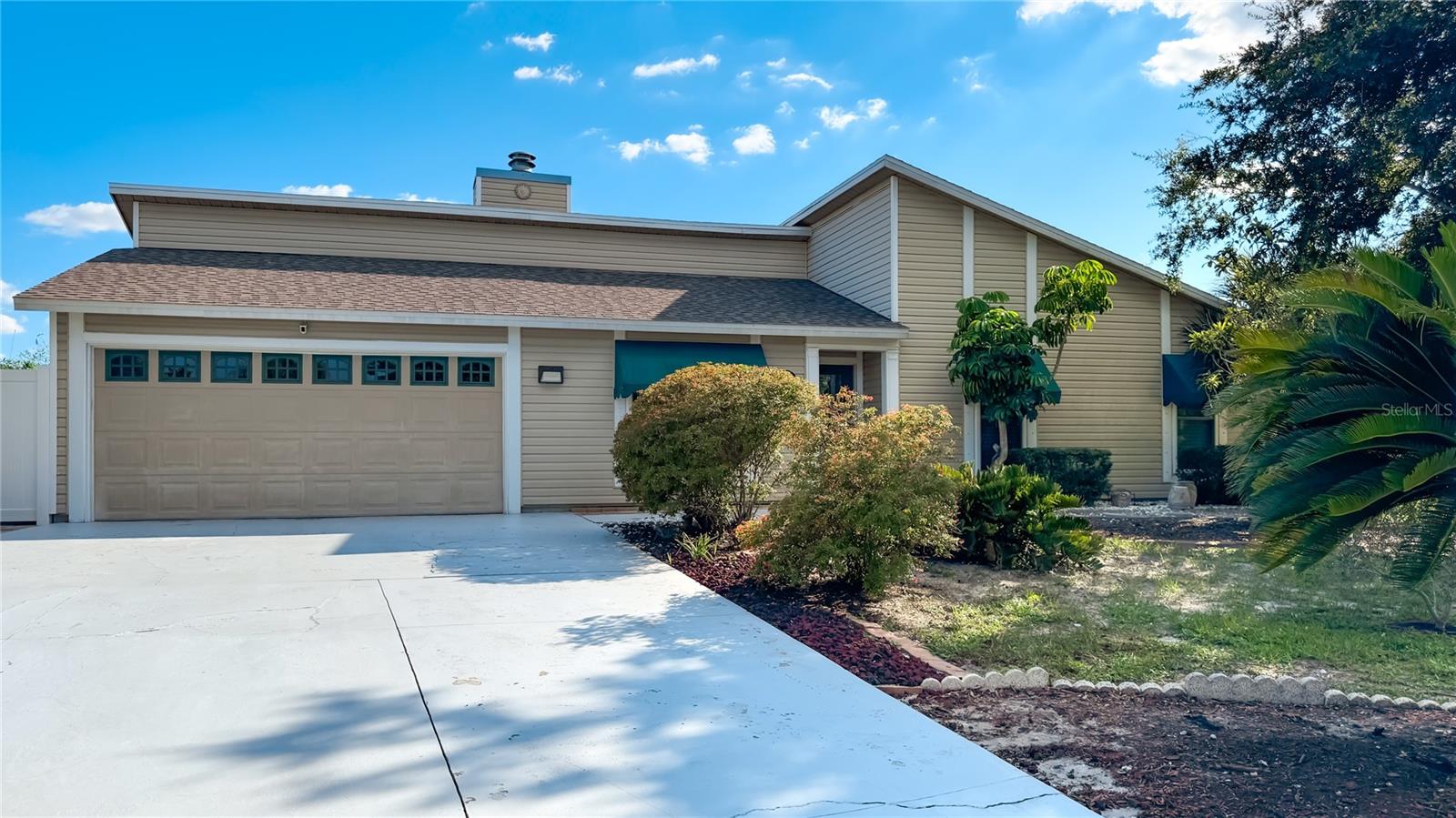 520 MCARTHUR AVE — photo 3