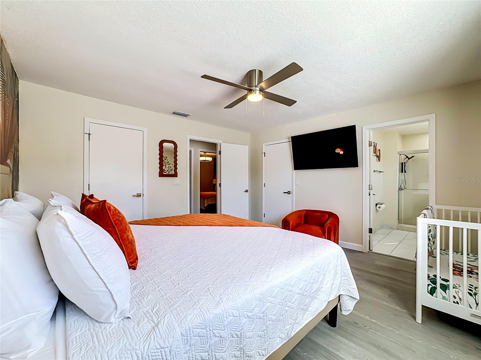 520 MCARTHUR AVE — photo 29