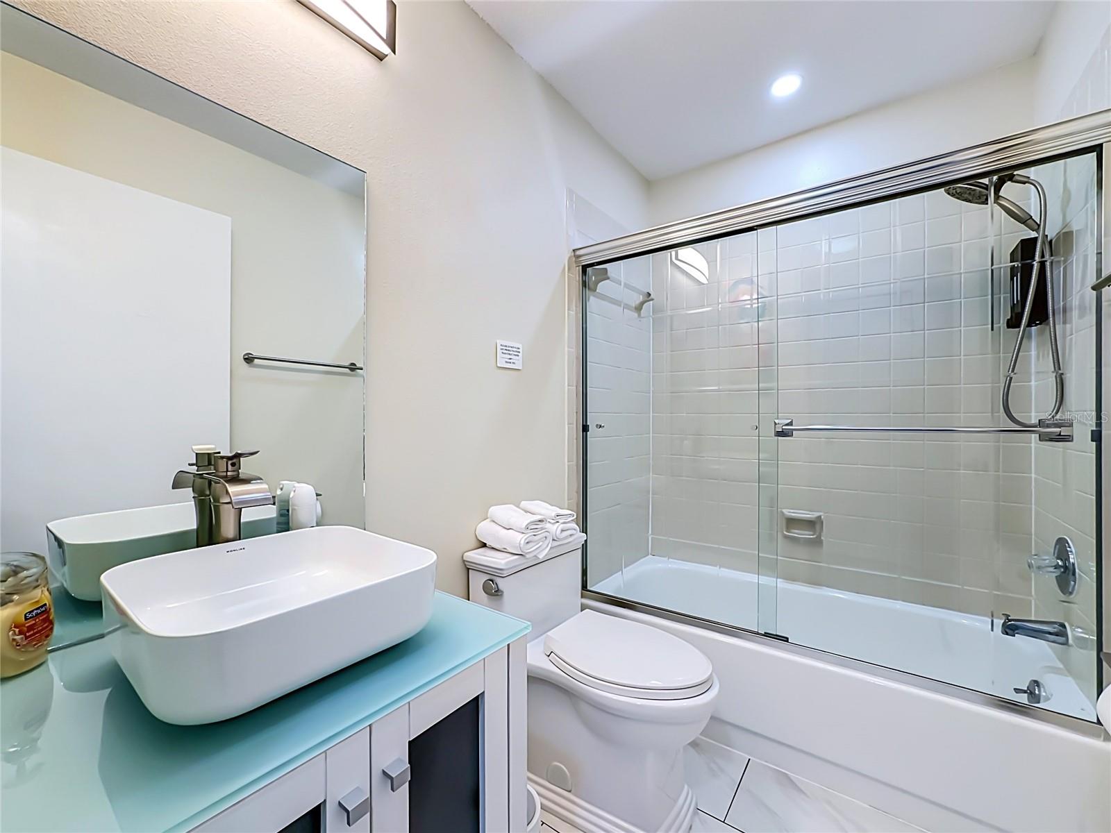 520 MCARTHUR AVE — photo 27