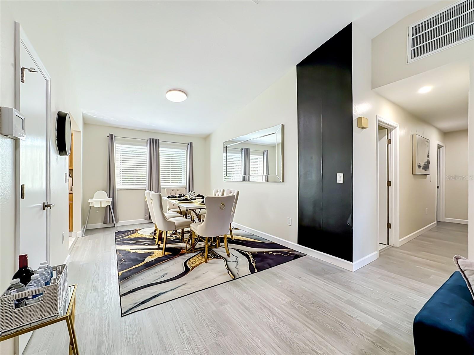 520 MCARTHUR AVE — photo 11