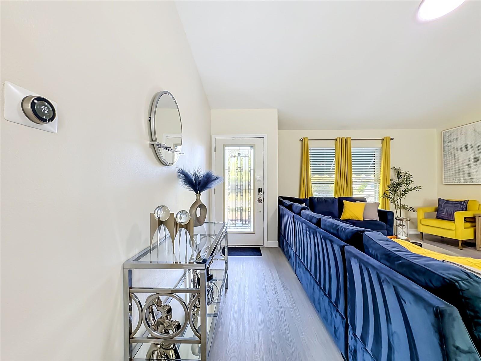 520 MCARTHUR AVE — photo 7