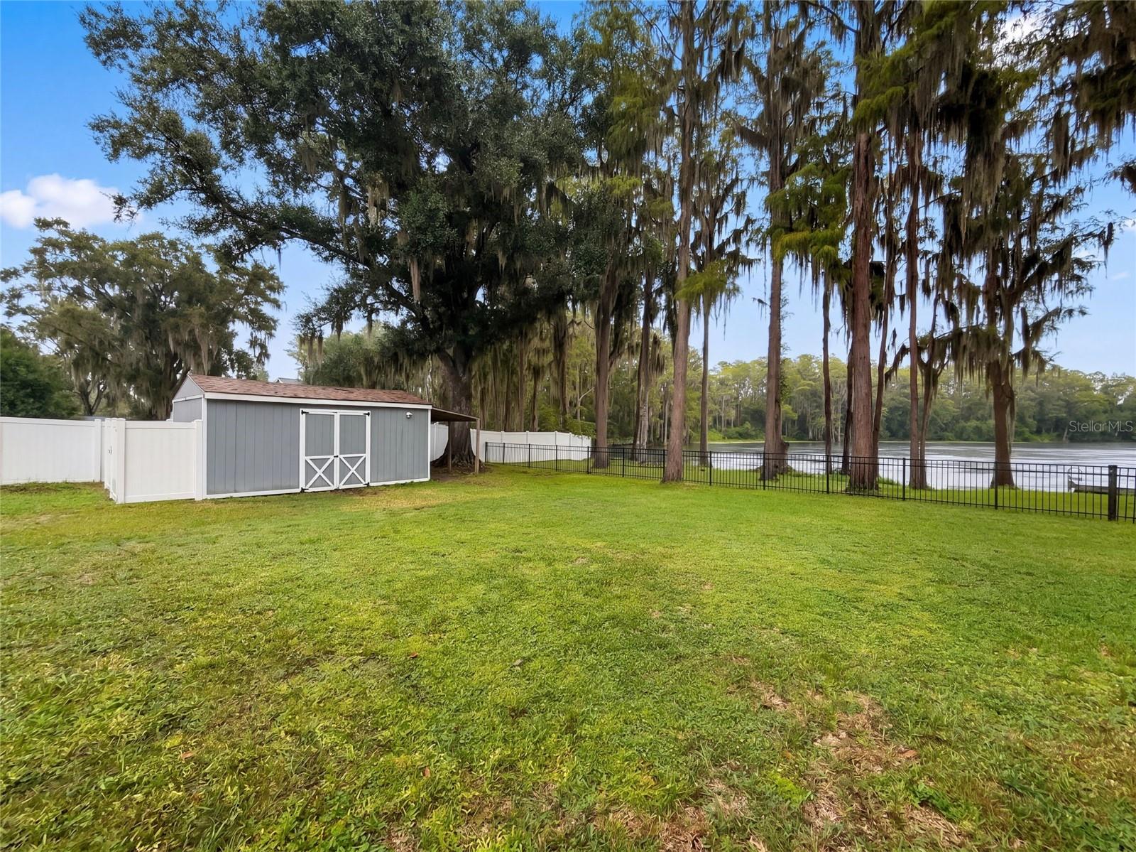 219 WILLOW BEND PKWY — photo 26