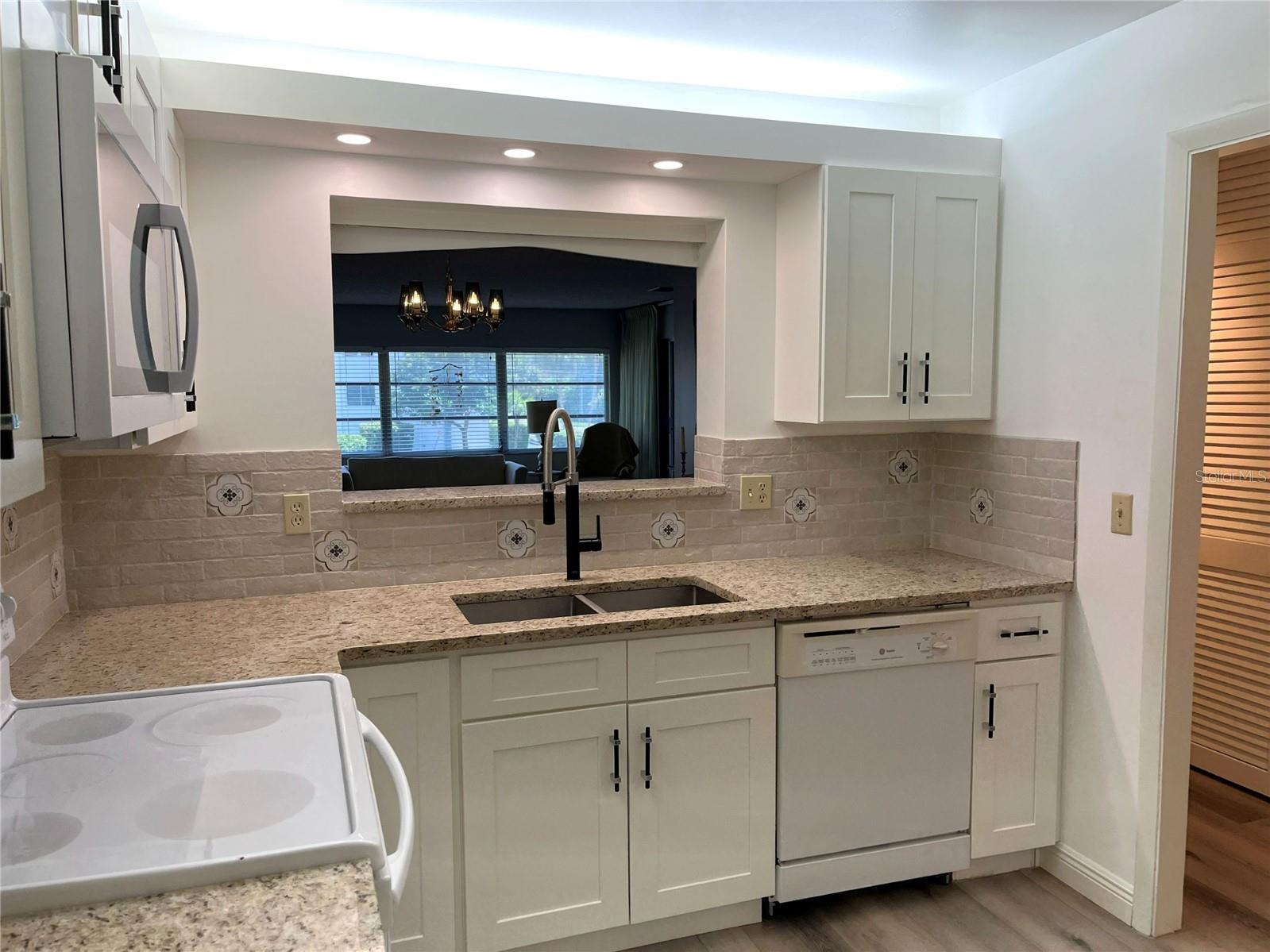 100 BLUFF VIEW DR #211A — photo 6