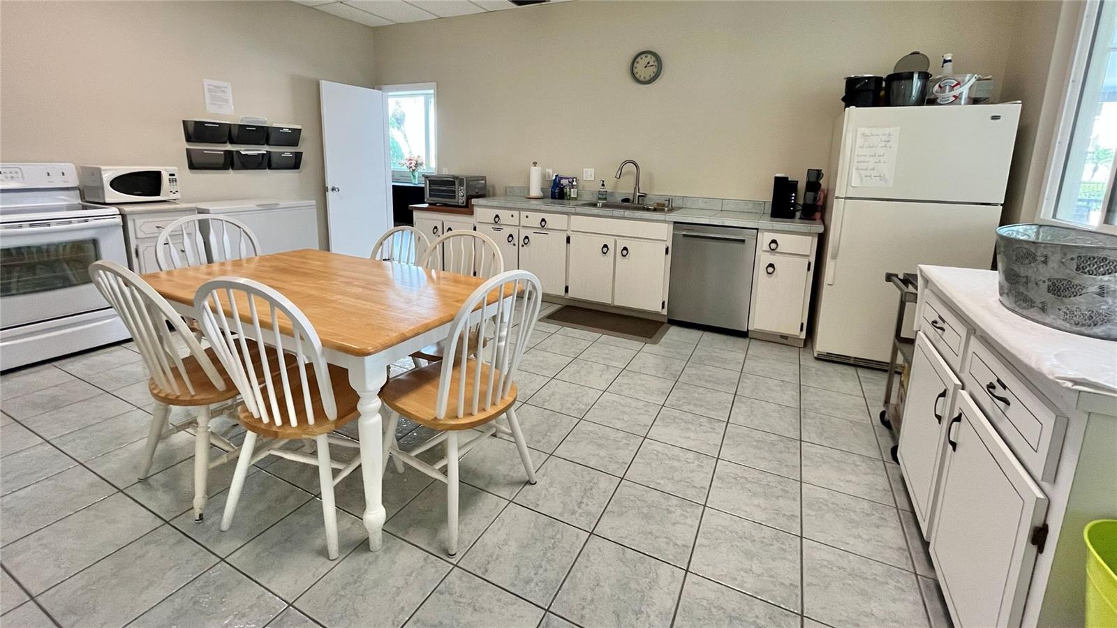 100 BLUFF VIEW DR #211A — photo 32