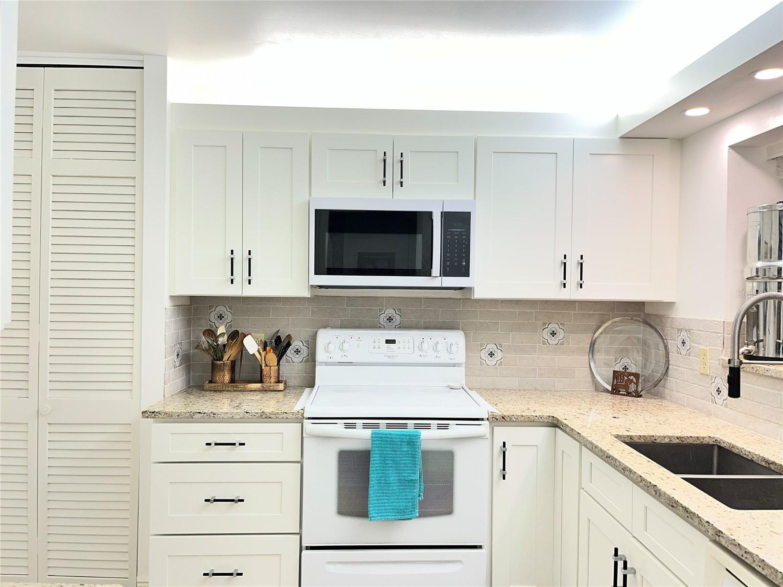 100 BLUFF VIEW DR #211A — photo 5