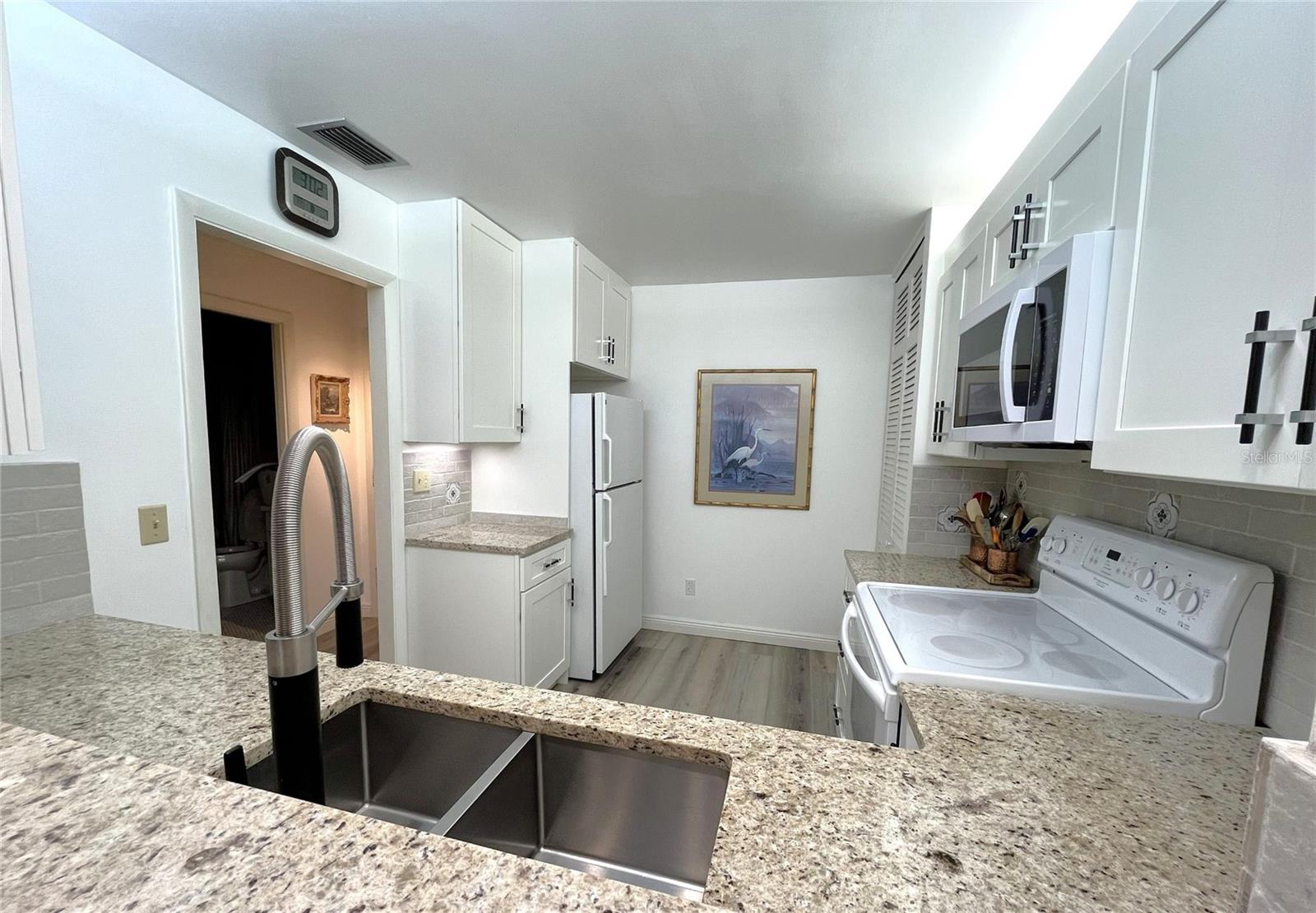 100 BLUFF VIEW DR #211A — photo 8
