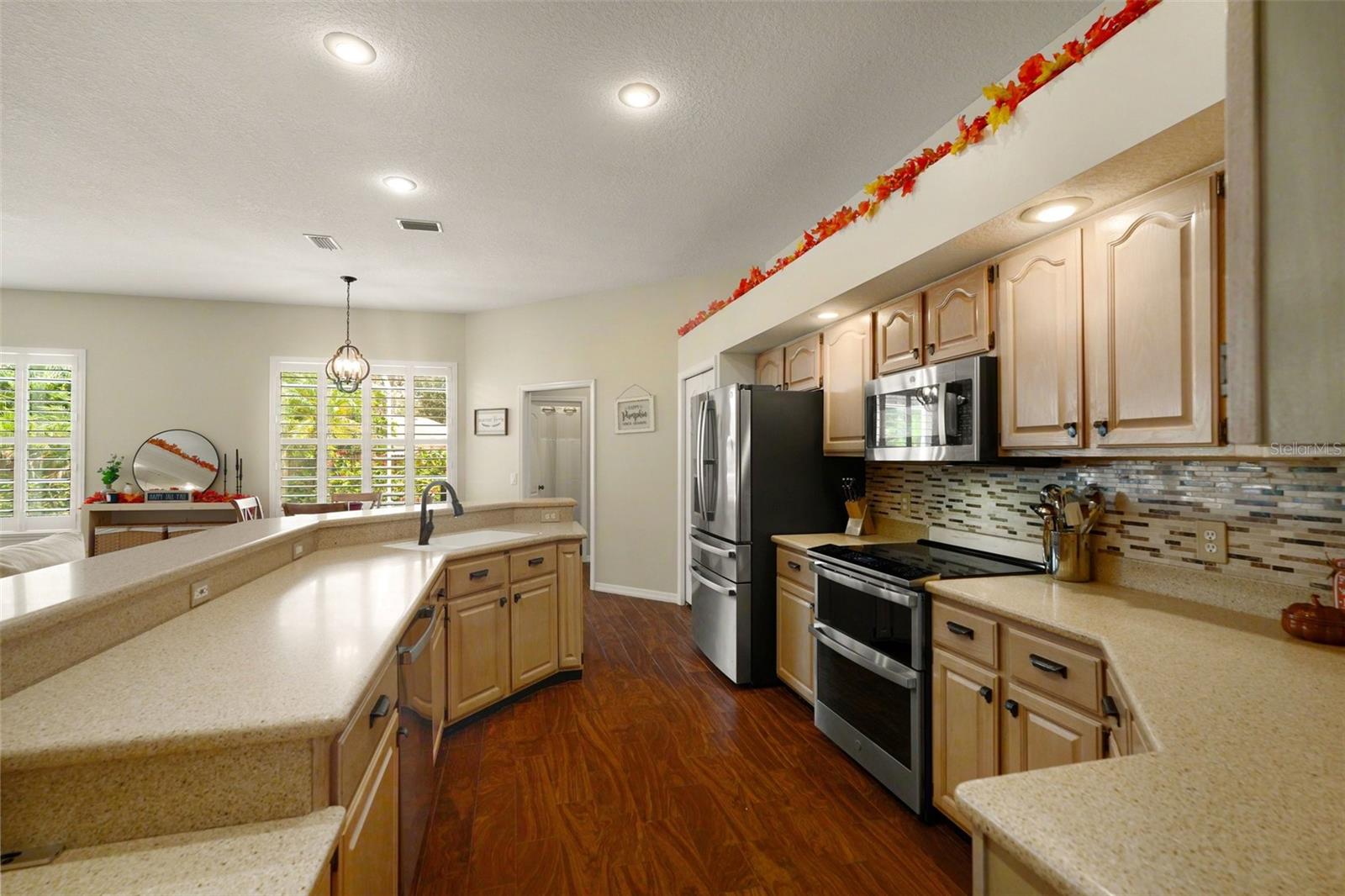 16809 WINDSOR PARK DR — photo 23
