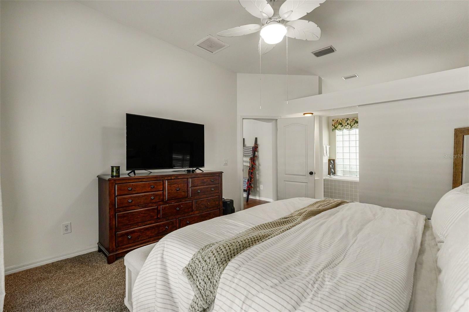 16809 WINDSOR PARK DR — photo 32