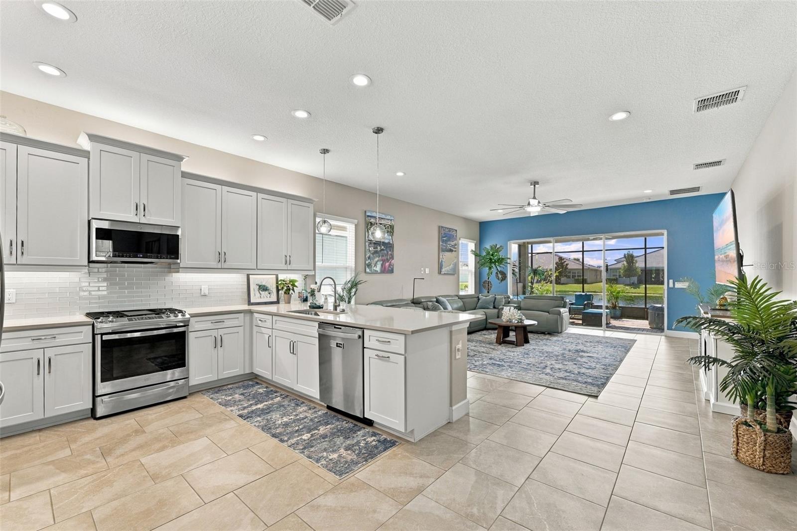 4814 SEVILLA SHORES DR — photo 6