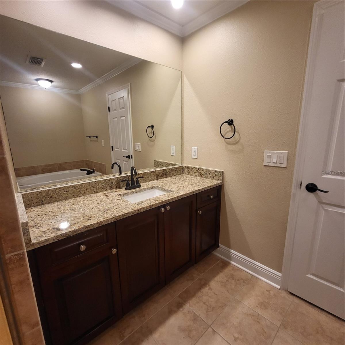 14906 WINTERWIND DR — photo 32
