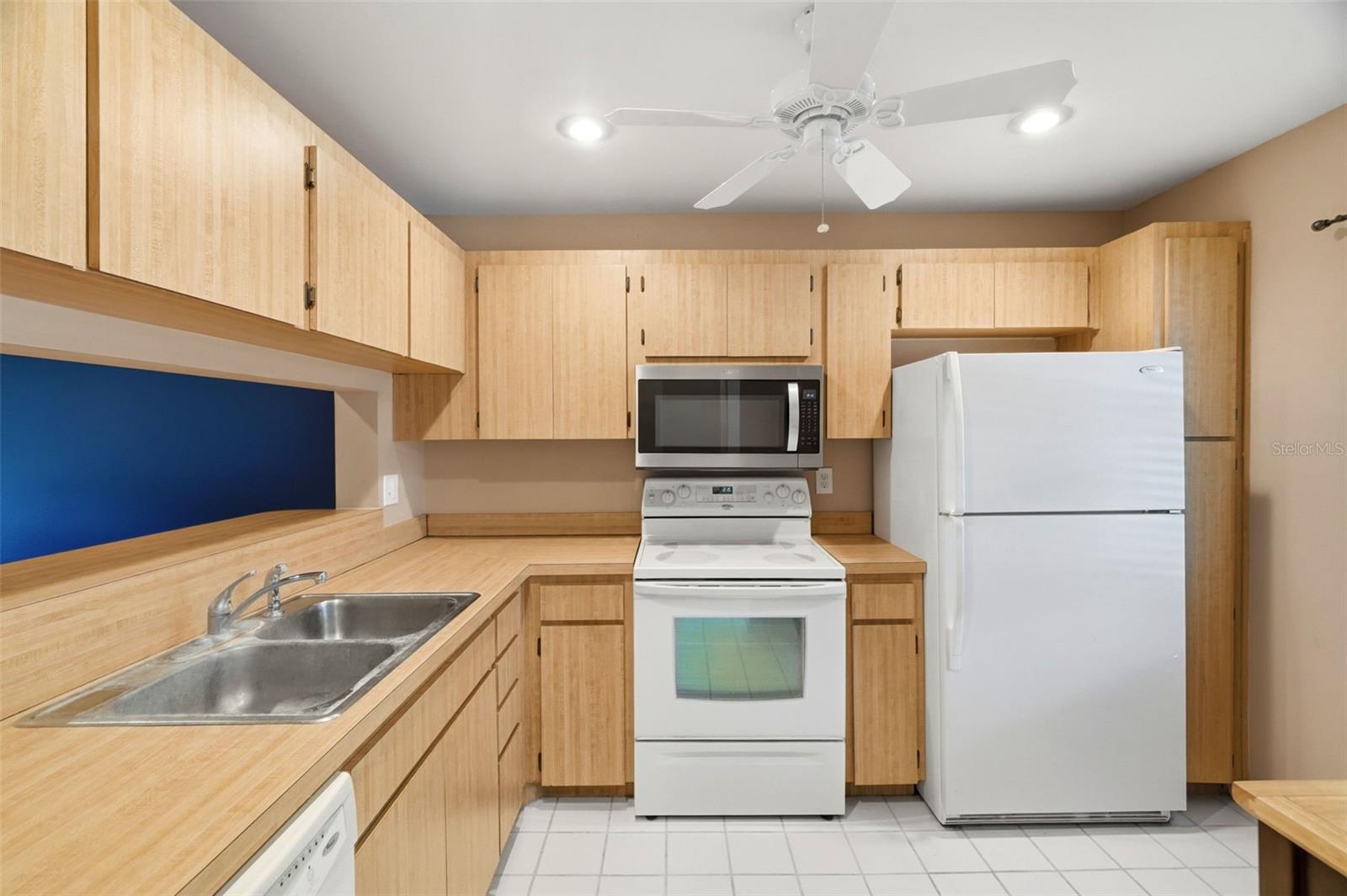 5265 E BAY DR #723 — photo 9