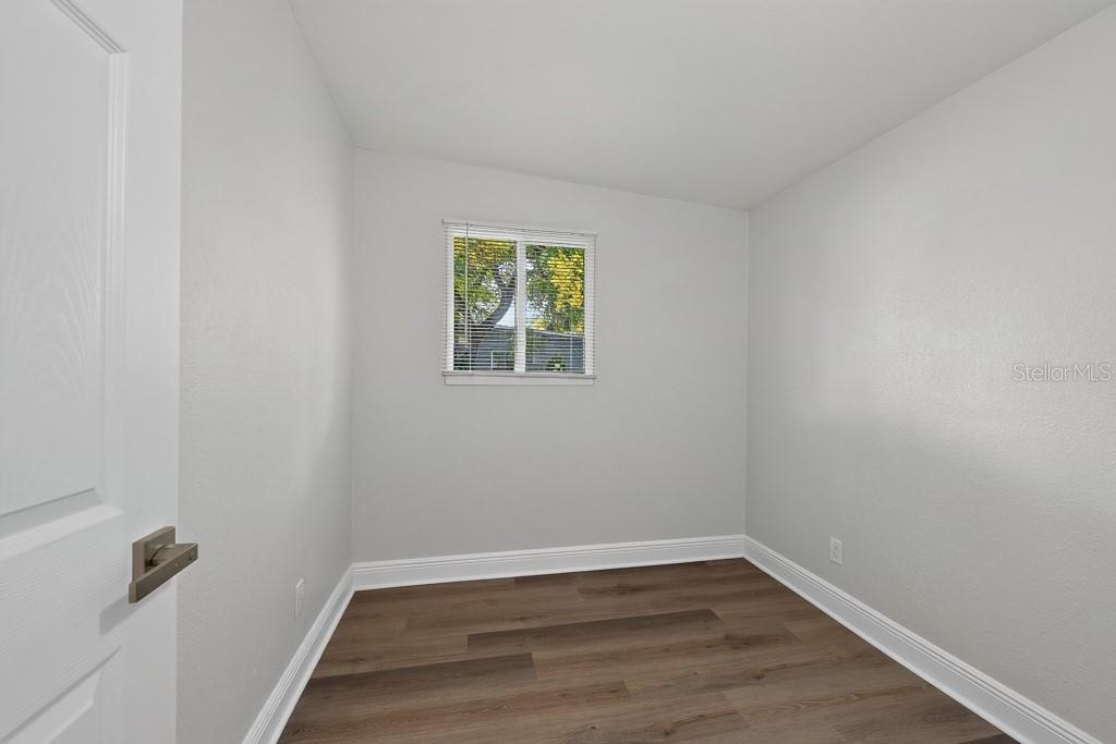 10528 113TH AVE — photo 38