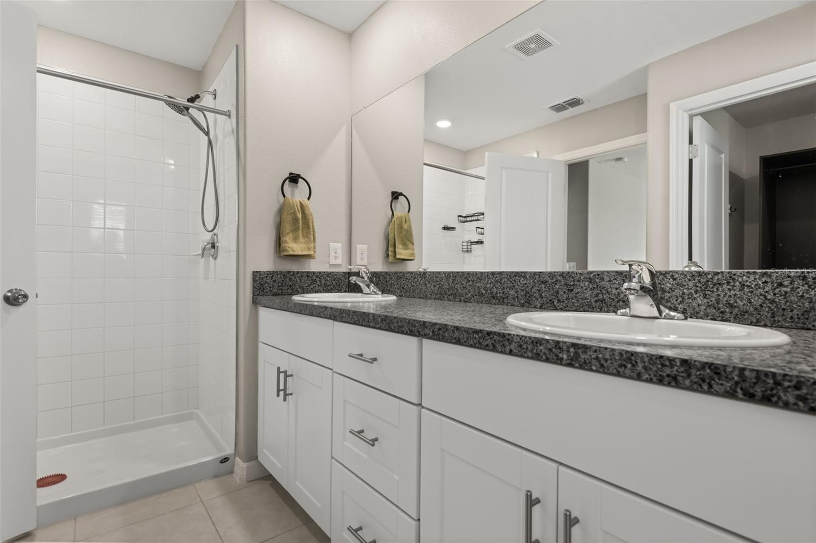 509 ROYAL EMPRESS DR — photo 12