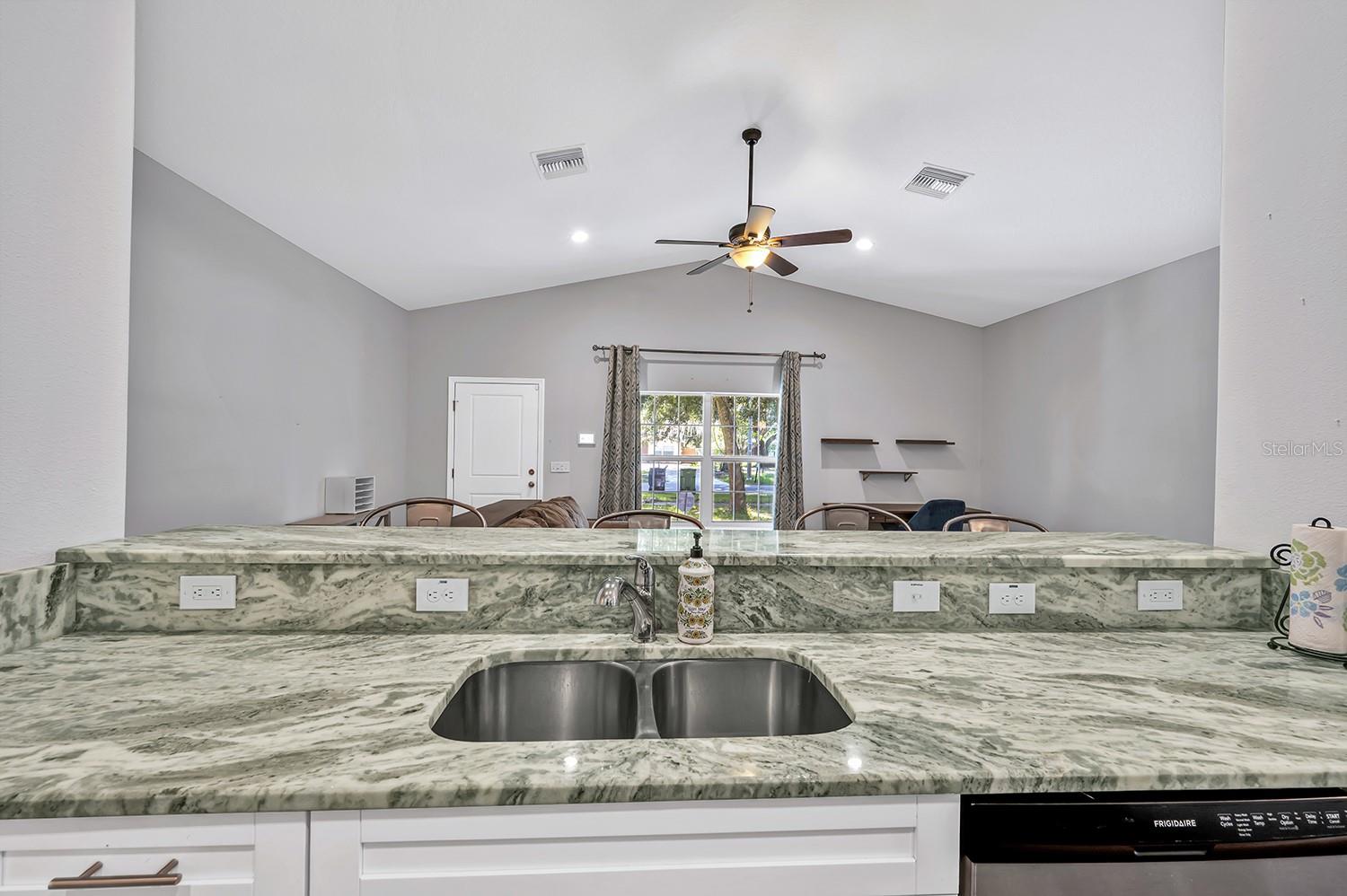 1606 E IDA ST — photo 15