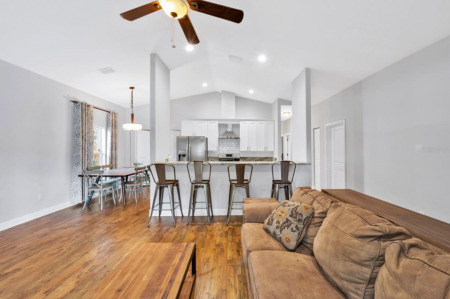 1606 E IDA ST — photo 8