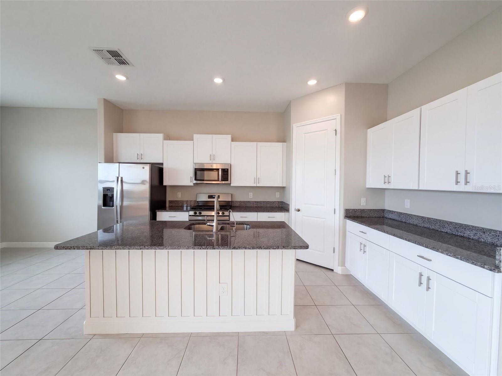 9430 CHANNING HILL DR — photo 4