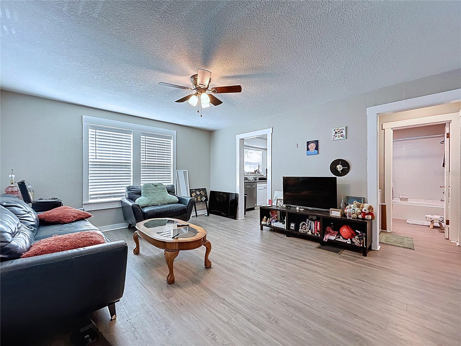 37250 FLORIDA AVE — photo 9