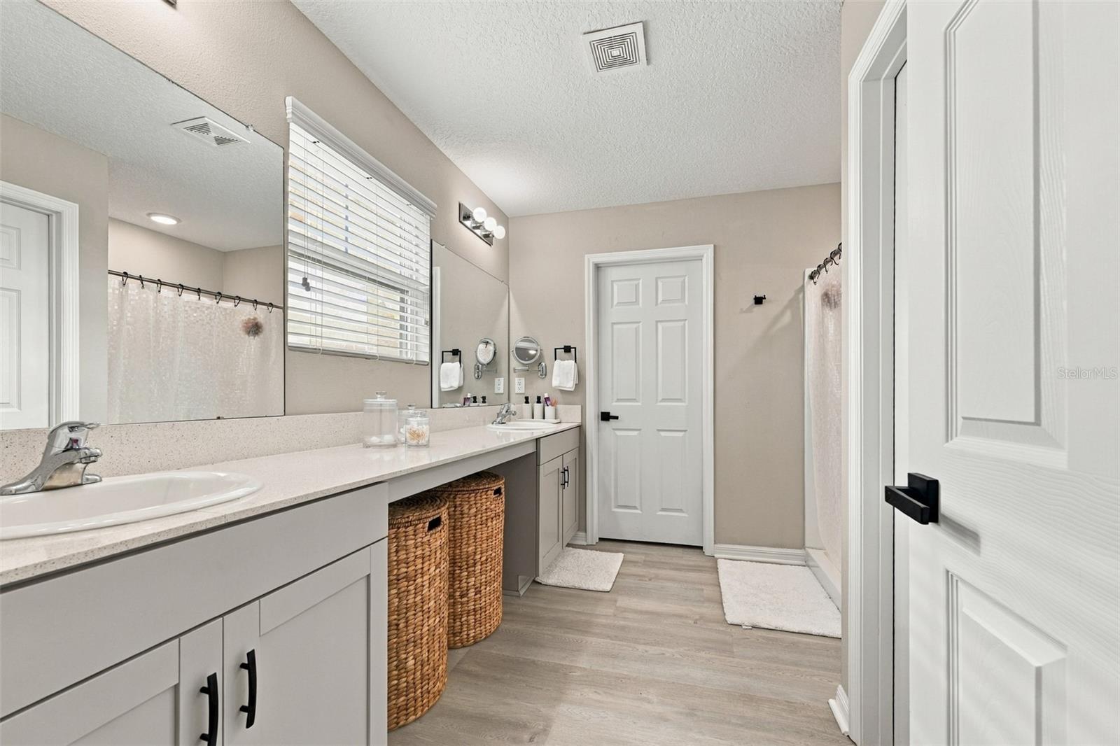 12665 TANNENCREST DR — photo 22