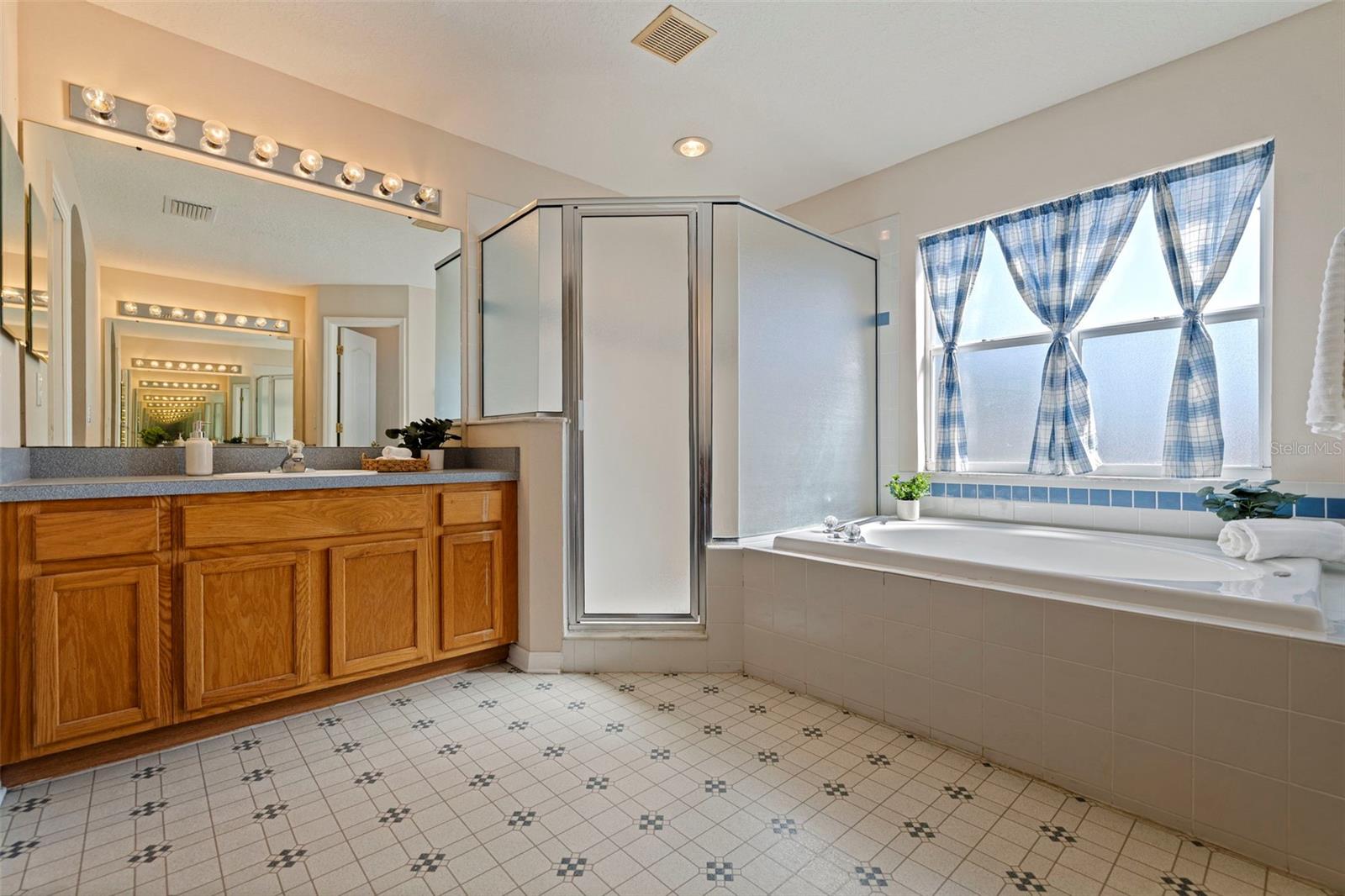 4758 WHISPERING WIND AVE — photo 30