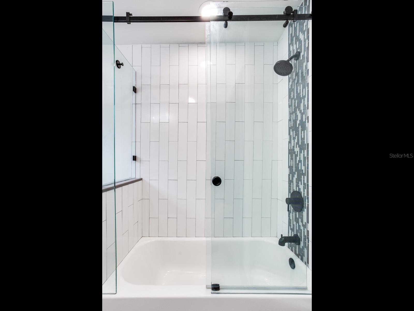 4609 W HAWTHORNE RD — photo 33