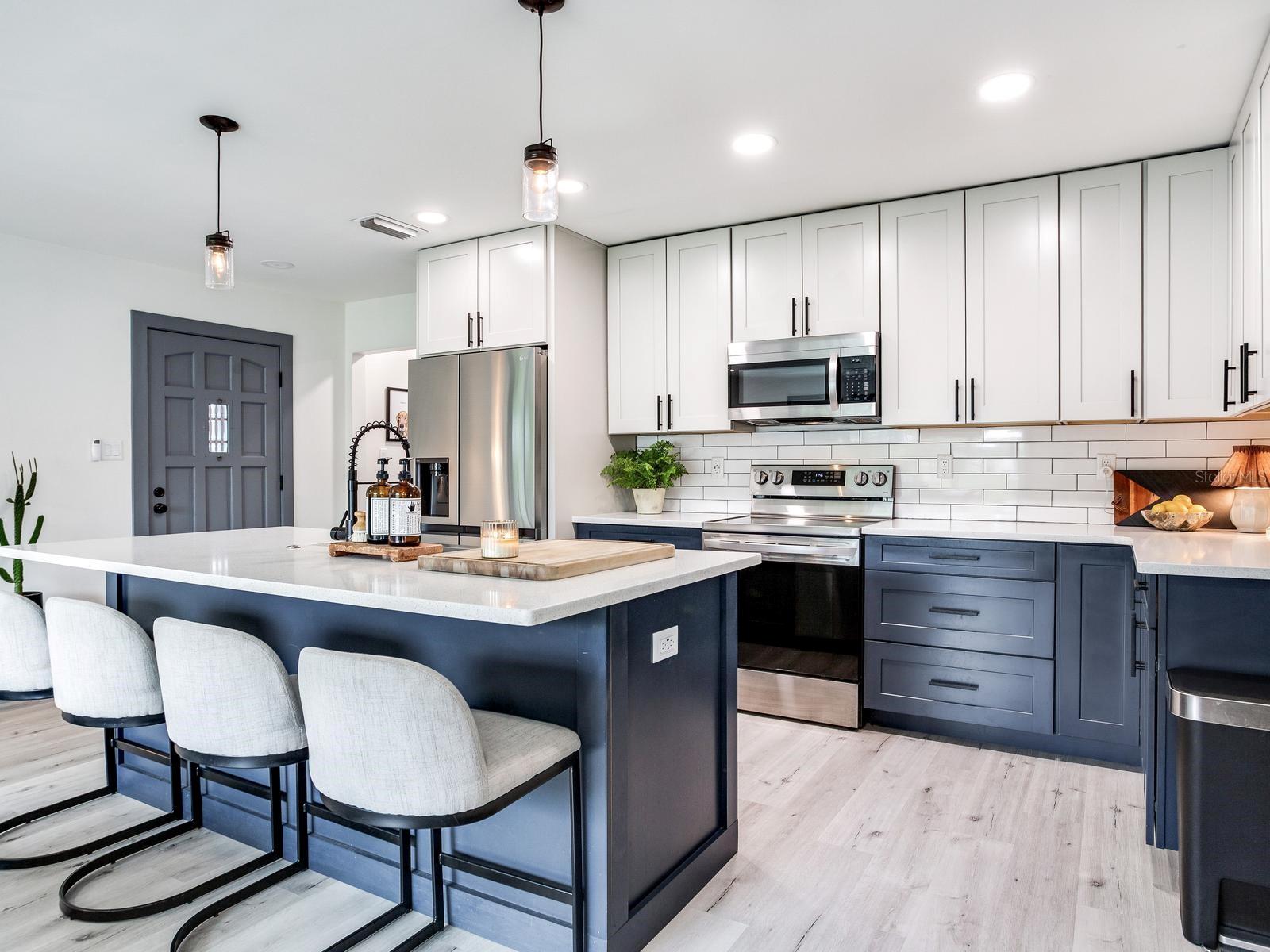 4609 W HAWTHORNE RD — photo 17