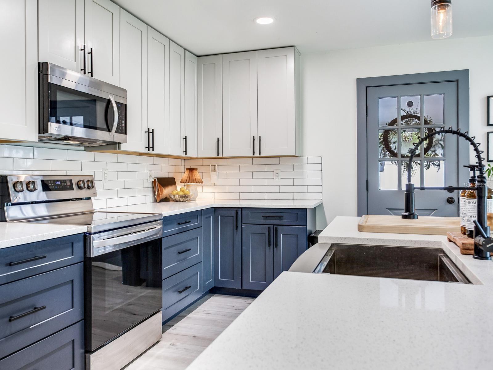 4609 W HAWTHORNE RD — photo 11