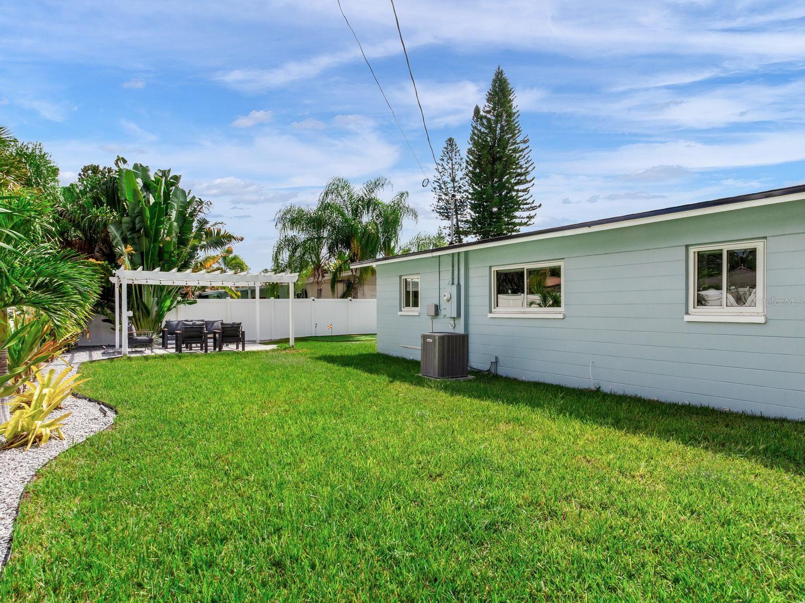 4609 W HAWTHORNE RD — photo 48
