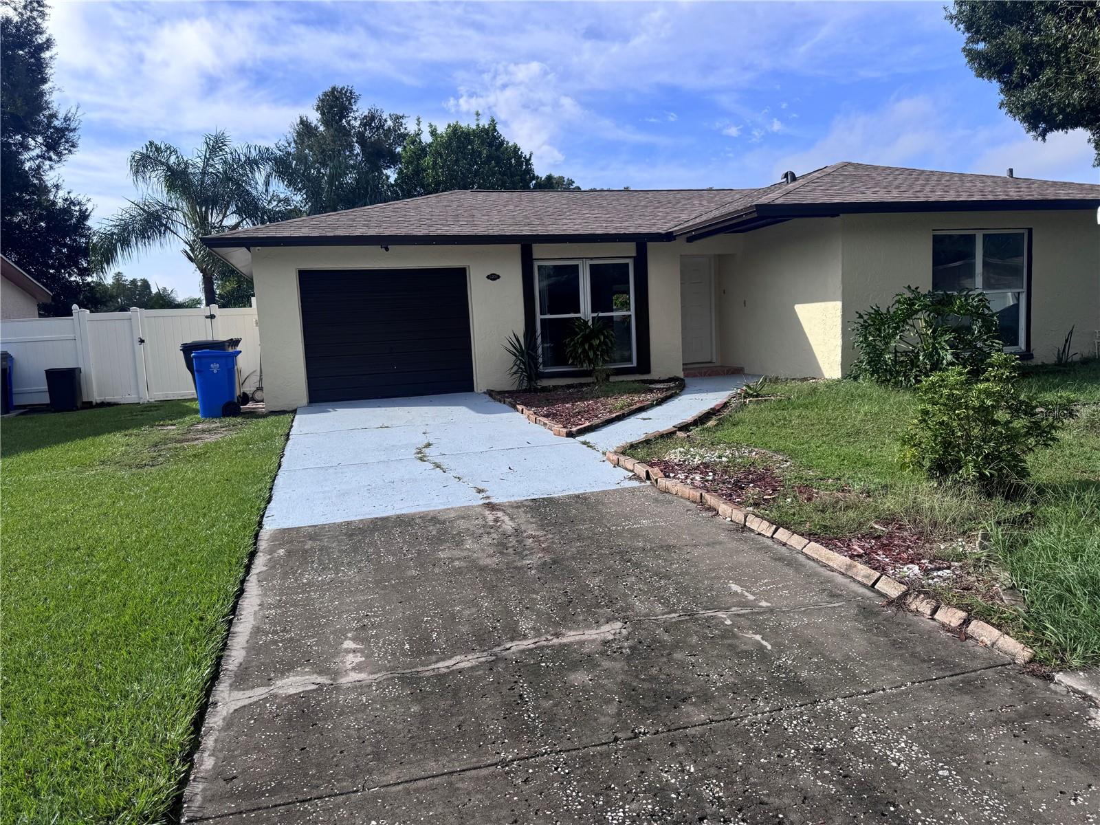 5208 CARROLLWOOD MEADOWS DR — photo 2