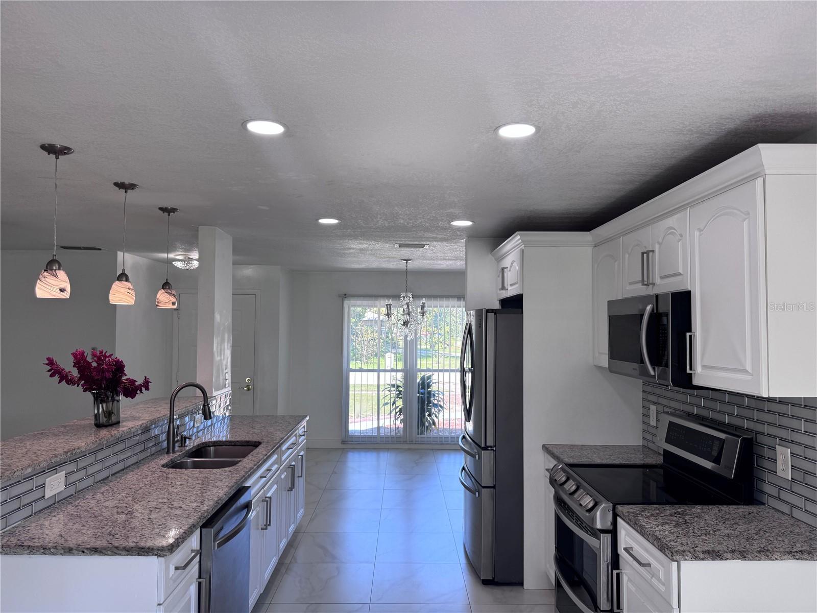 5208 CARROLLWOOD MEADOWS DR — photo 7