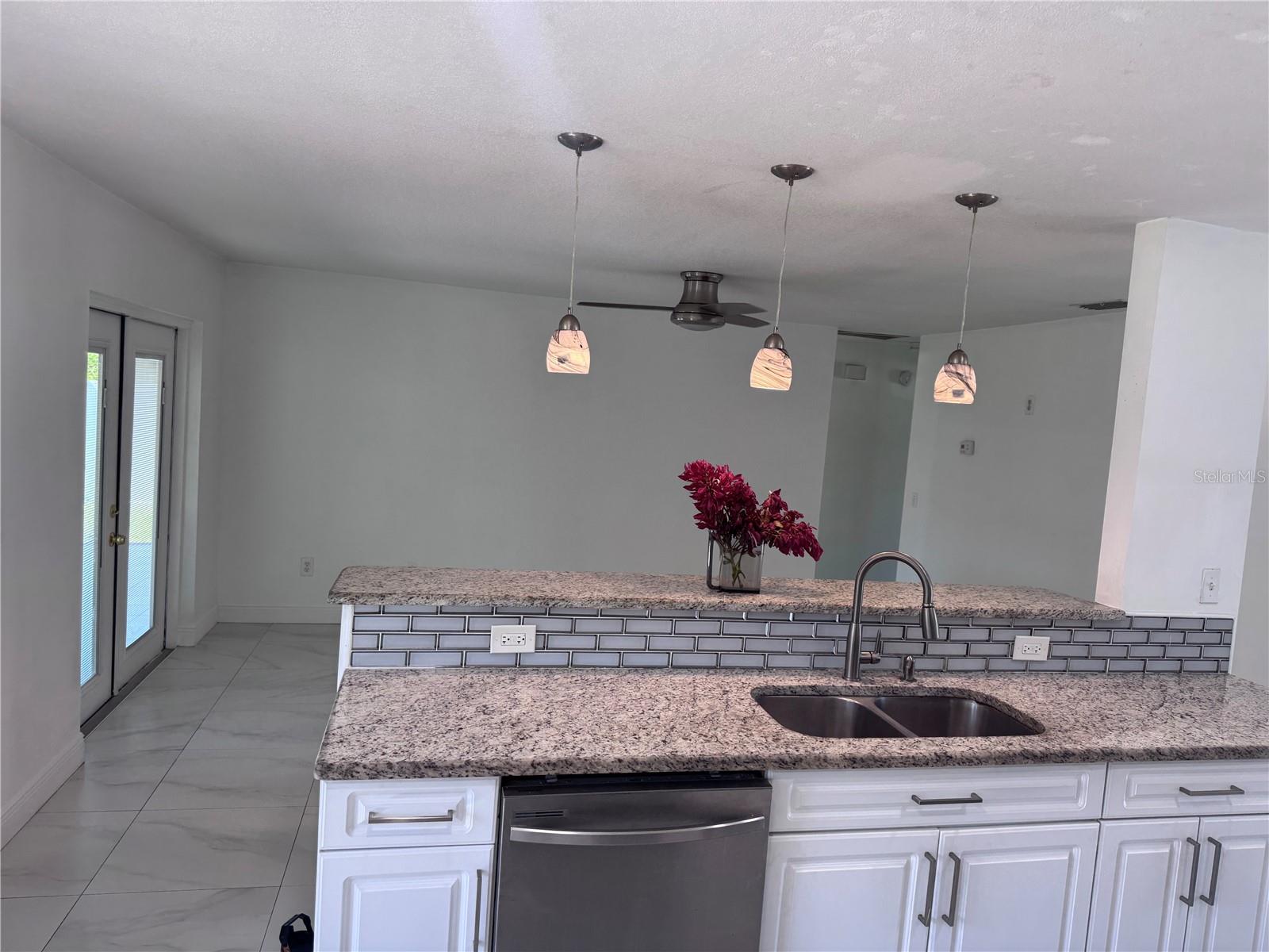 5208 CARROLLWOOD MEADOWS DR — photo 9