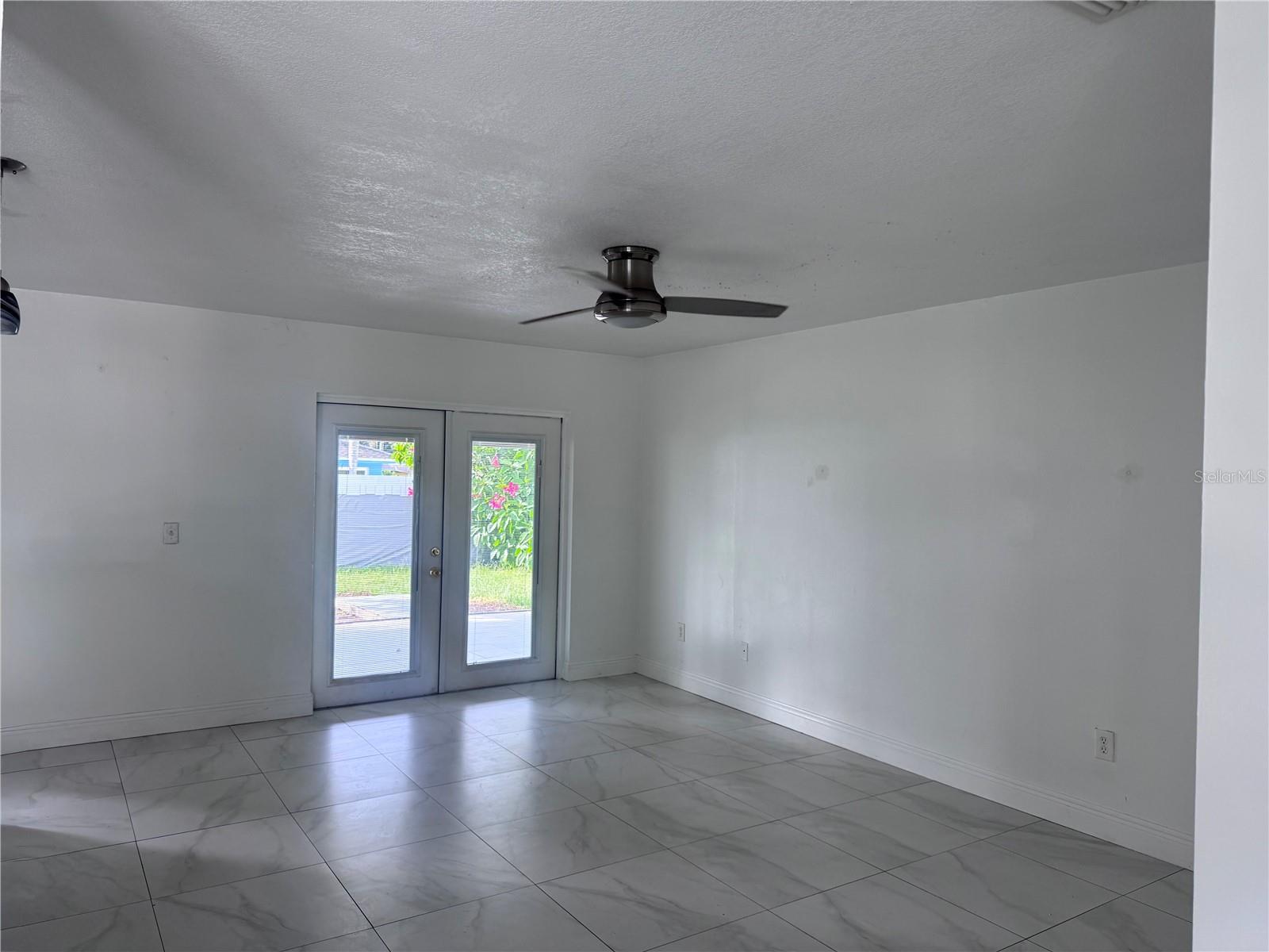 5208 CARROLLWOOD MEADOWS DR — photo 3