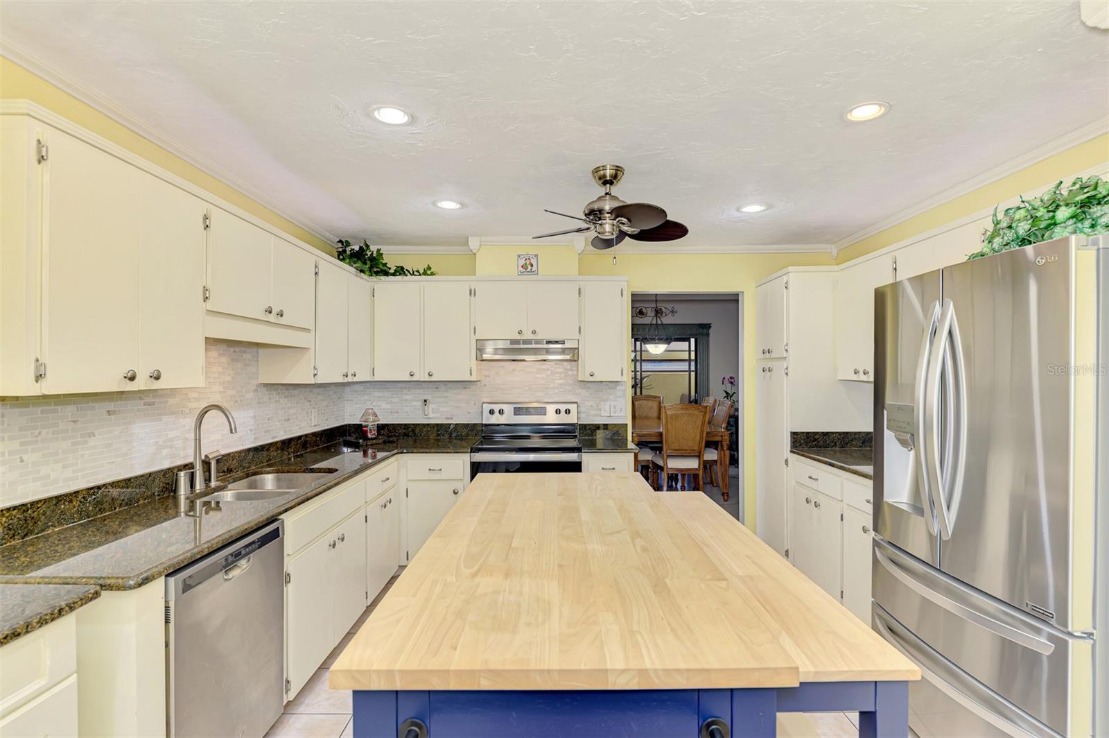 32 PEBBLE ROCK DR — photo 20