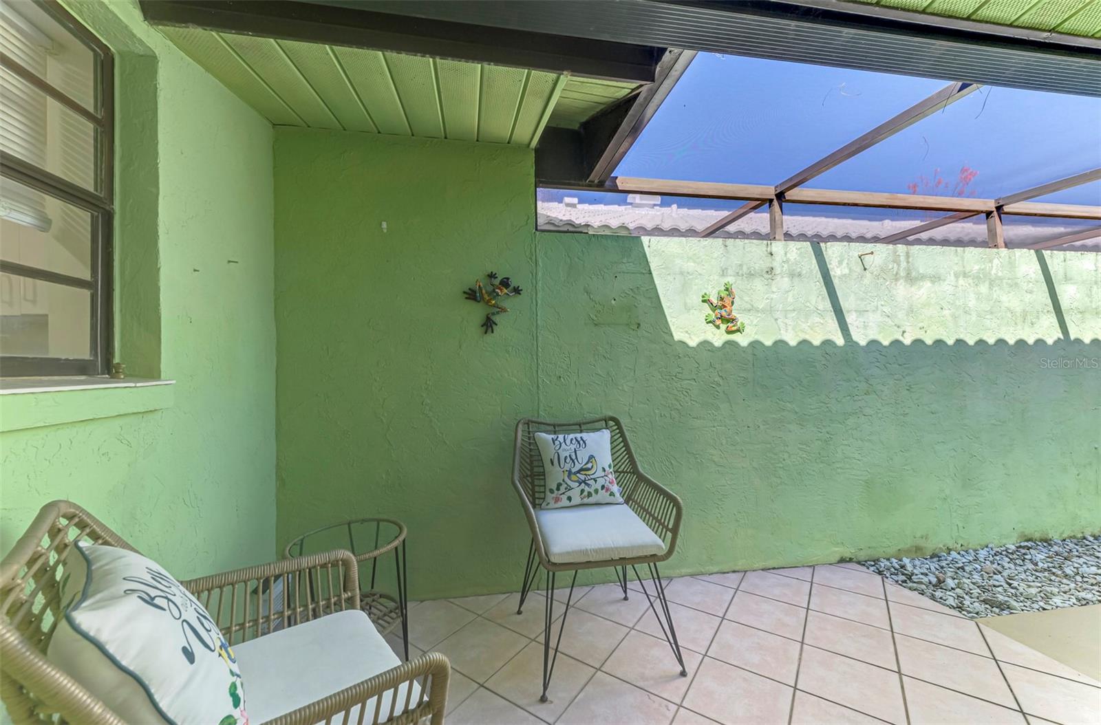 32 PEBBLE ROCK DR — photo 37