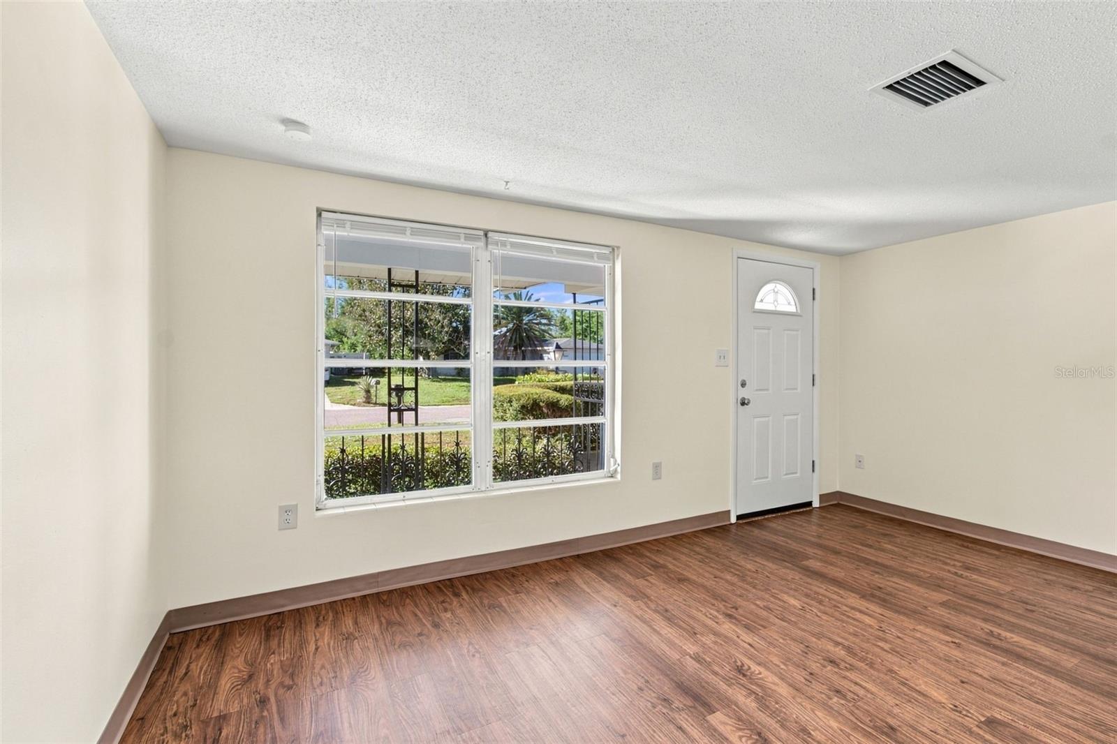 7917 MIMOSA DR — photo 12