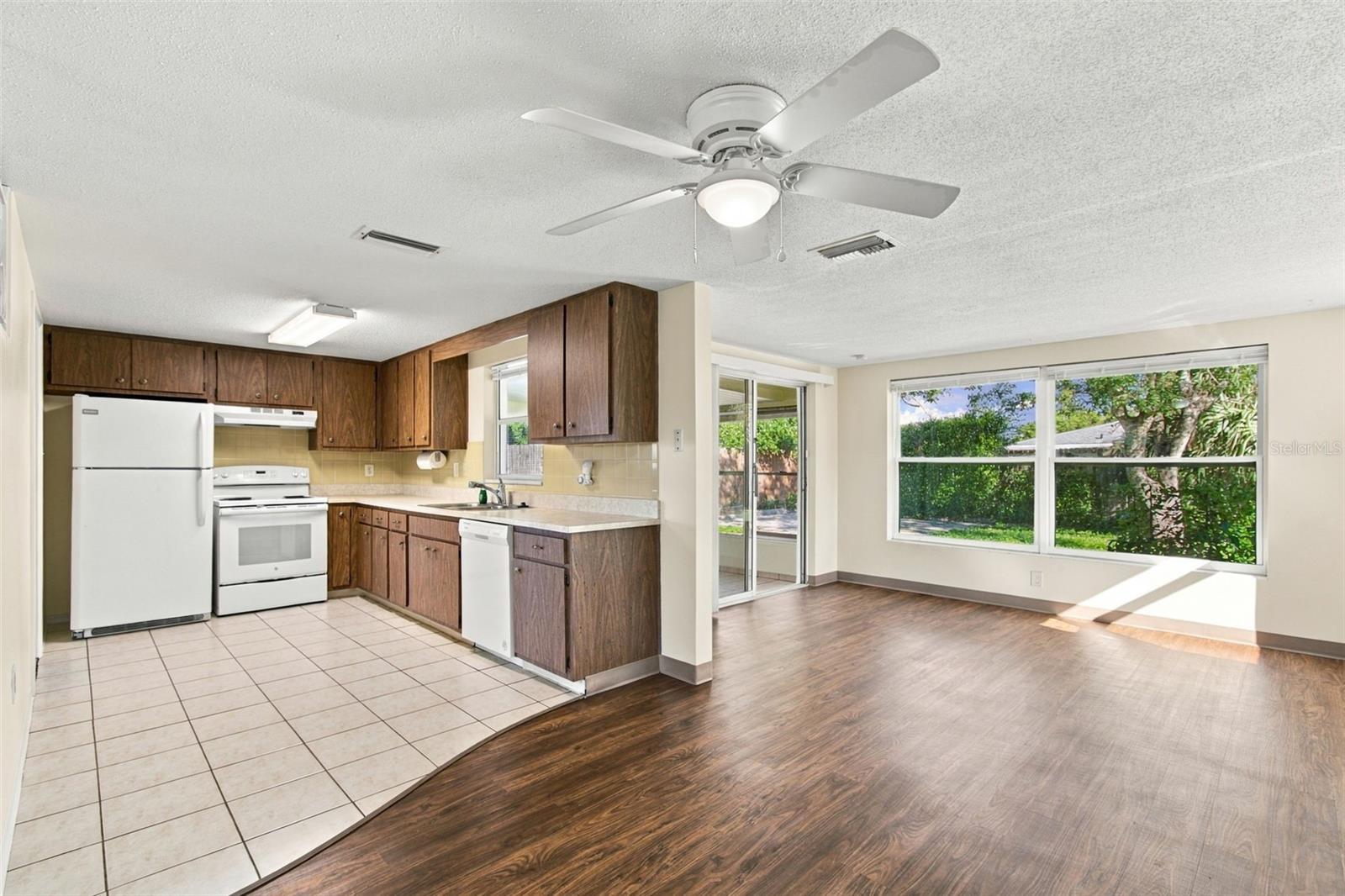 7917 MIMOSA DR — photo 13