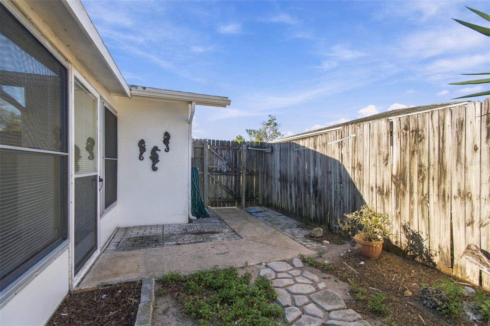 7917 MIMOSA DR — photo 45