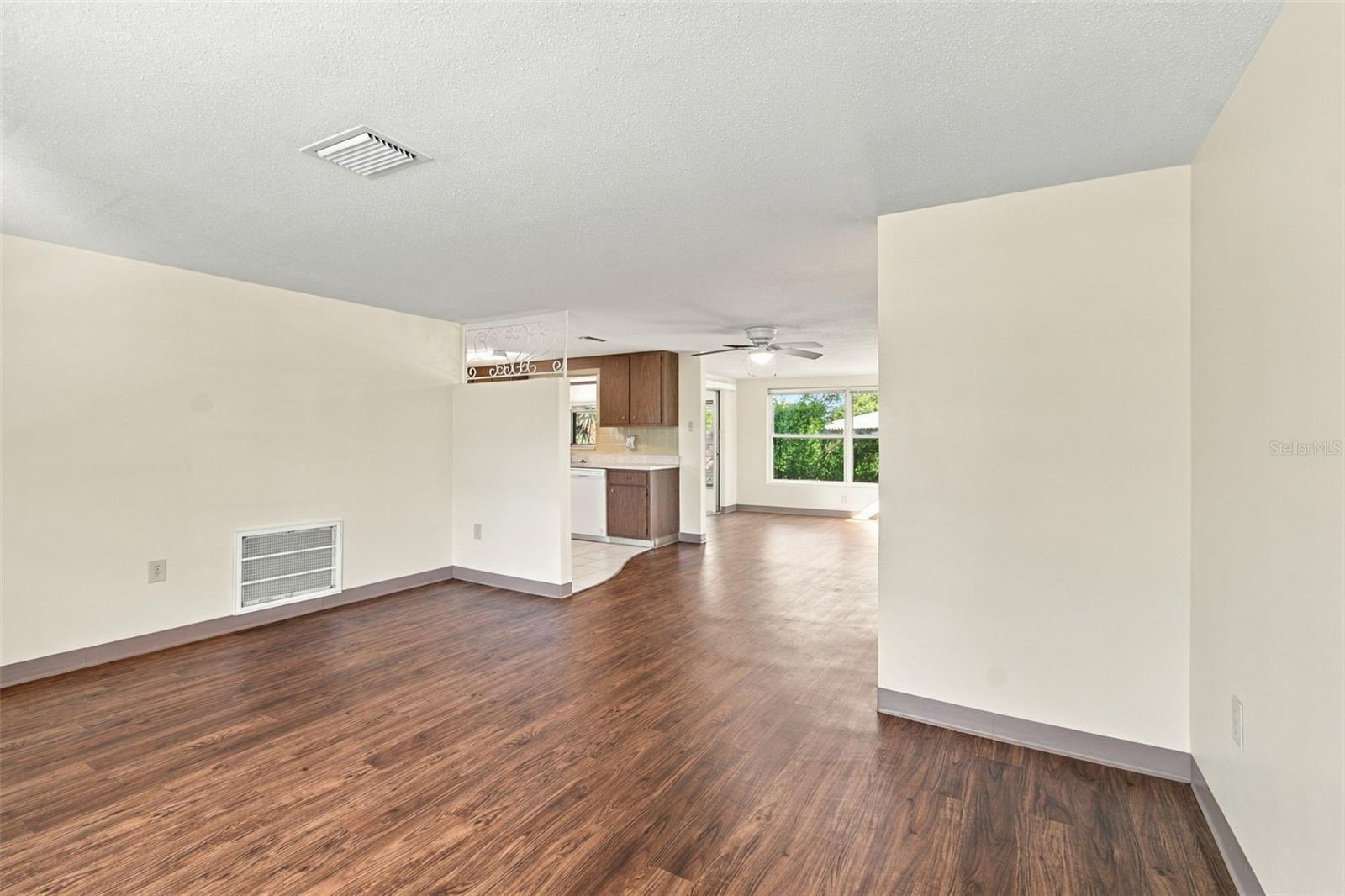 7917 MIMOSA DR — photo 11