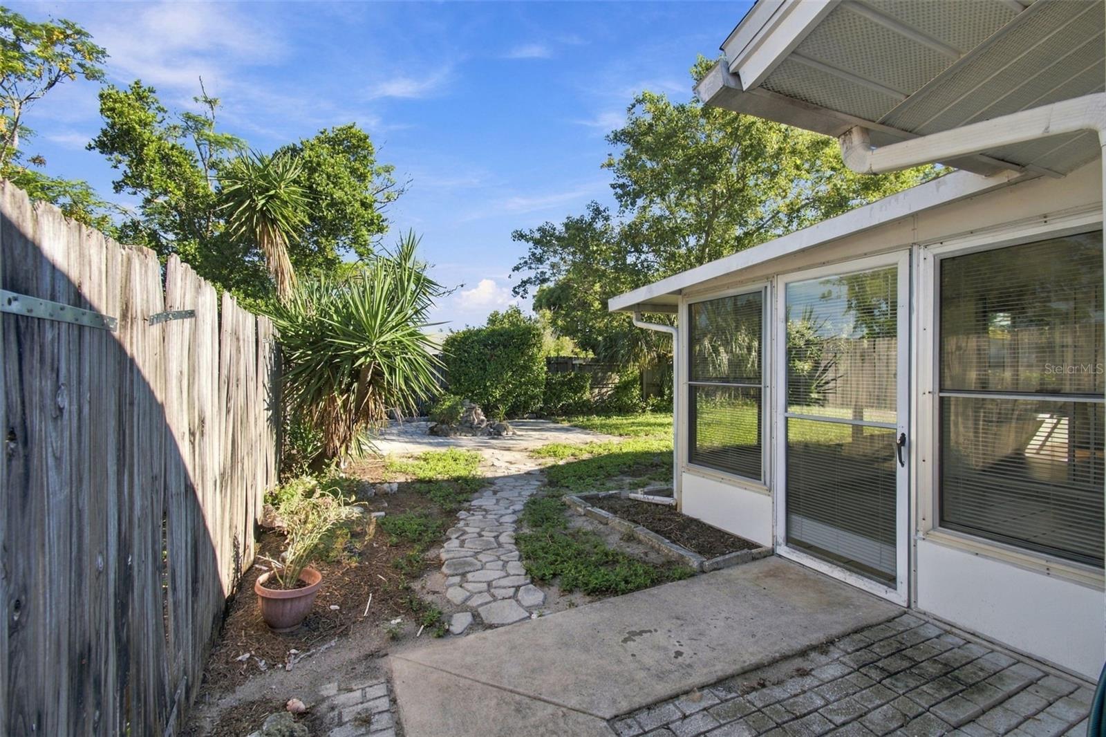7917 MIMOSA DR — photo 44