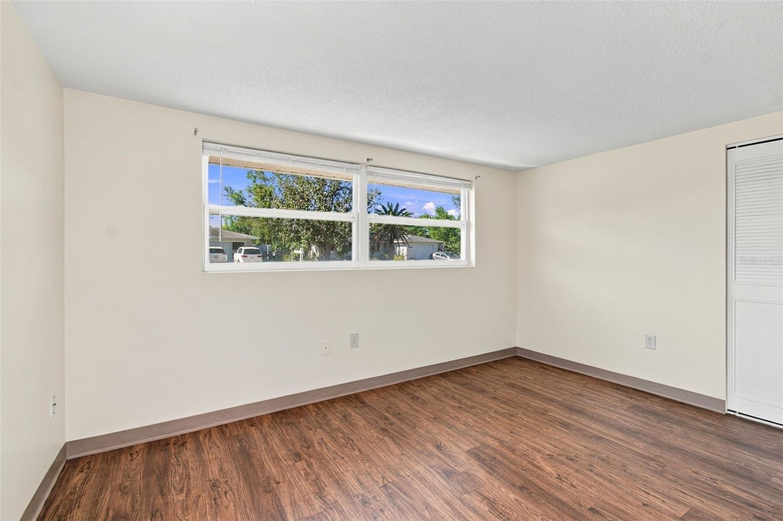 7917 MIMOSA DR — photo 35
