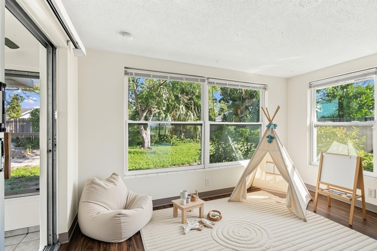 7917 MIMOSA DR — photo 18