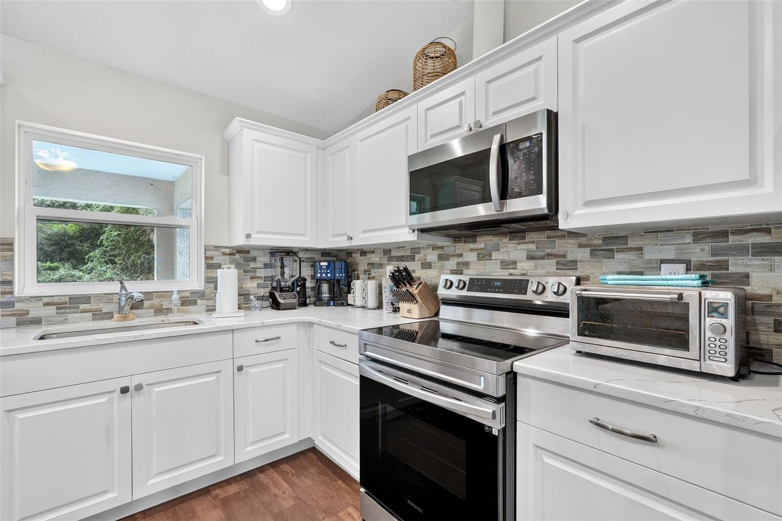 55 RUTGERS RD — photo 13
