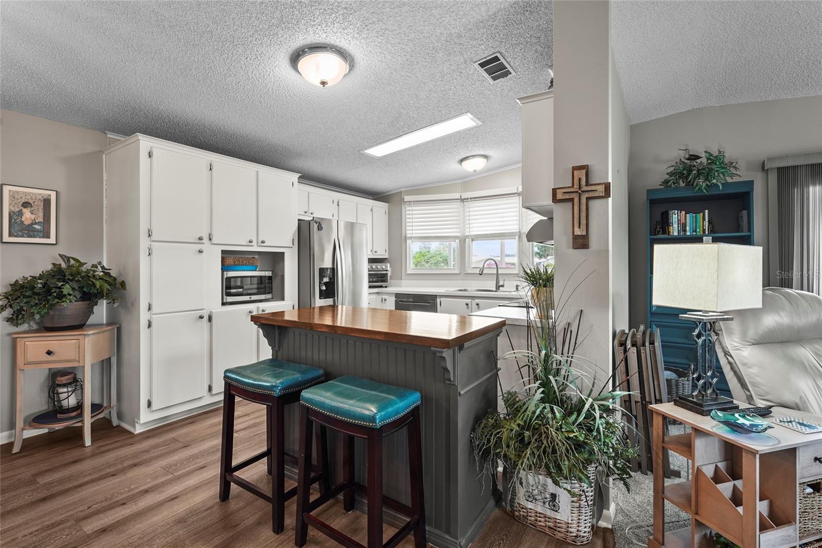 8470 IMPERIAL CIR — photo 10