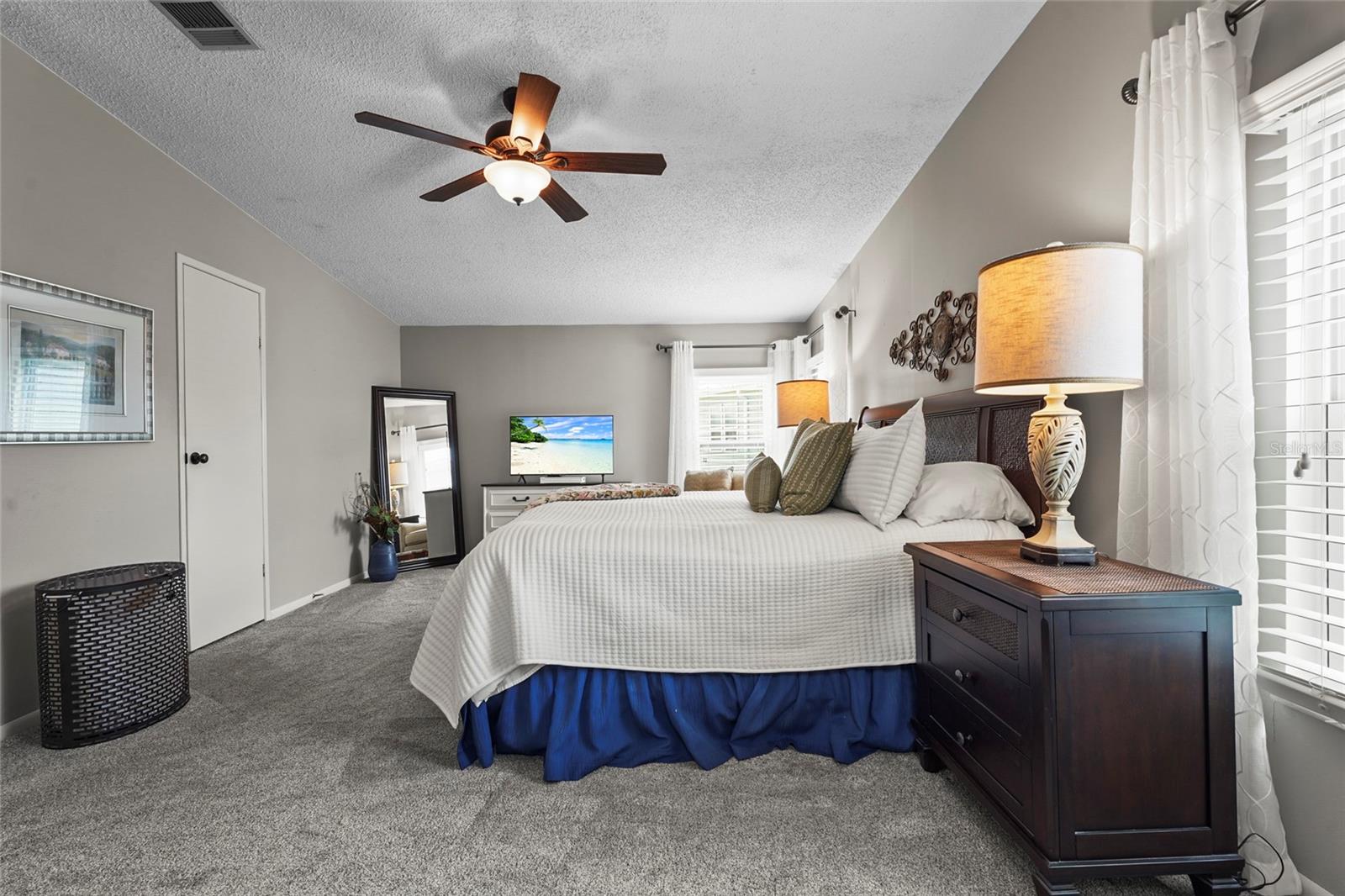 8470 IMPERIAL CIR — photo 18