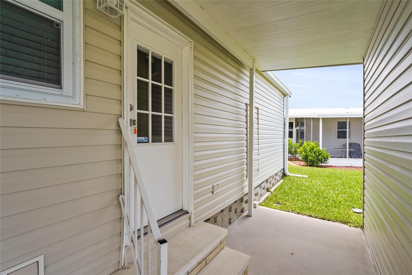 8470 IMPERIAL CIR — photo 39